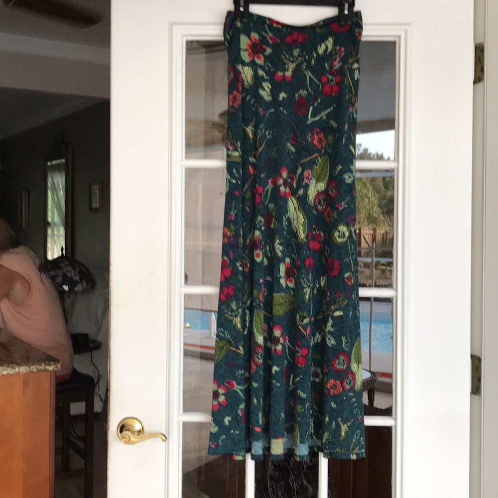 LIKE NEW LULAROE MAXI SKIRT